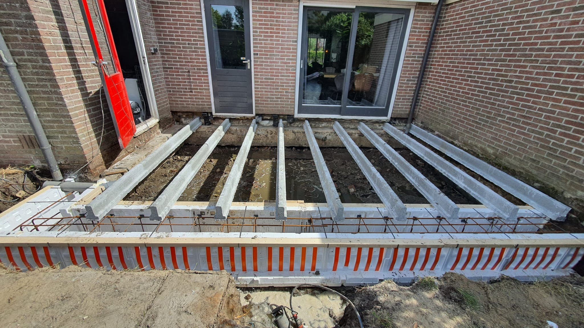 Aanbouw & fundering — 2